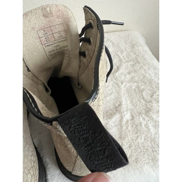 DR MARTENS women hi shine Snake print Boots Size 11 - Picture 8 of 14